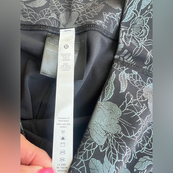 Lululemon Wunder Under High-Rise Tight 25" *Shine
Logo Flourish Iridescent Foil - Picture 5 of 11